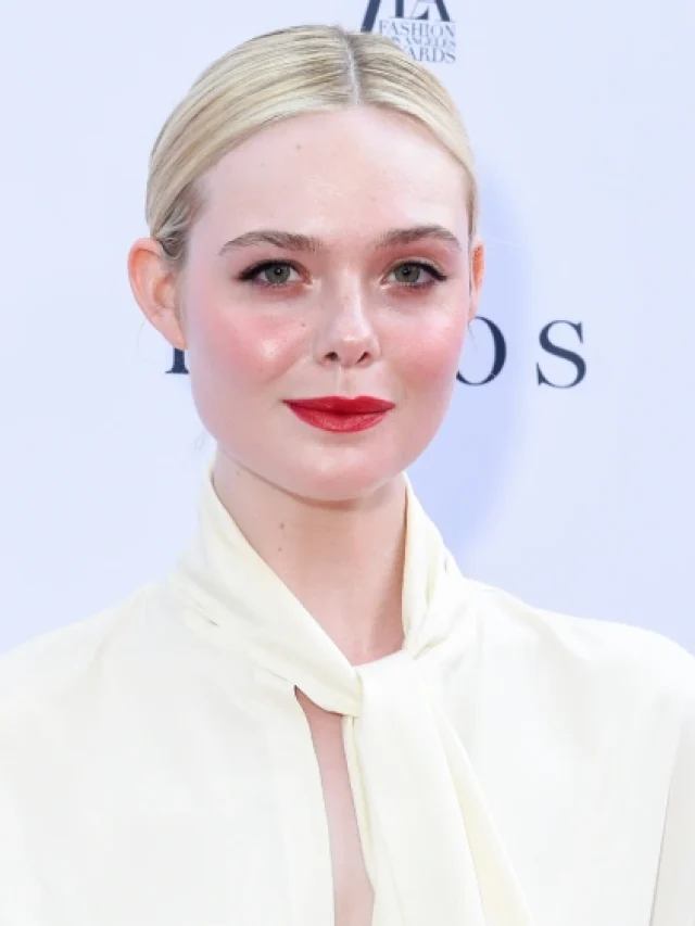 Elle-Fanning-ezgif.com-jpg-to-webp-converter