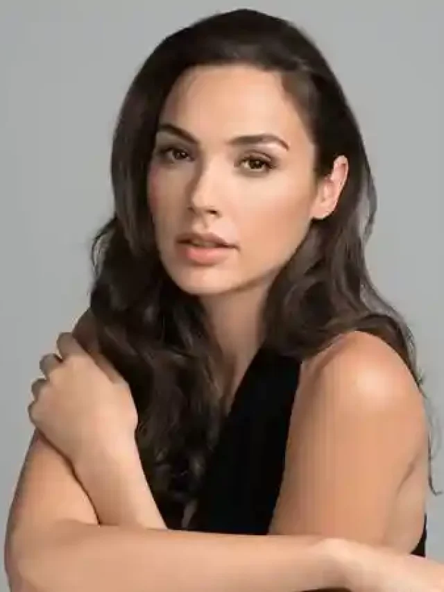 gal-gadot-ezgif.com-jpg-to-webp-converter