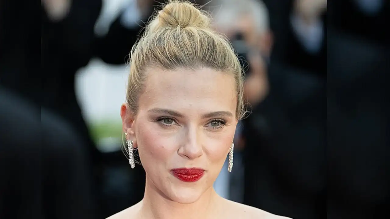 Scarlett Johansson Height and Weight